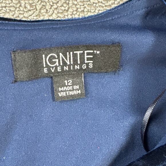 Ignite Evenings Velvet Maxi Dress Flutter Sleeve Full Length Formal Navy Blue 12 - Picture 8 of 12